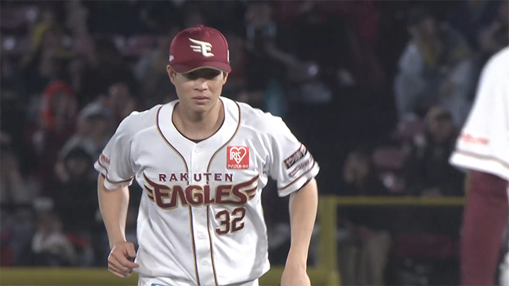 右翼手・中島大輔が好返球! 一打同点のピンチを救うプレー