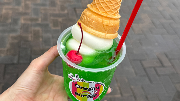 喫茶店のような懐かしさ。見た目もかわいいメロンソーダフロート【パ・リーググルメ部 #126】