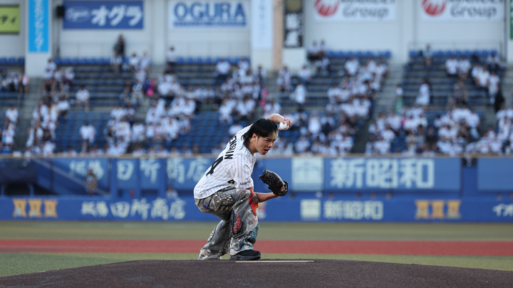那須川天心がセレモニアルピッチ「マウンドからの景色は最高でした」