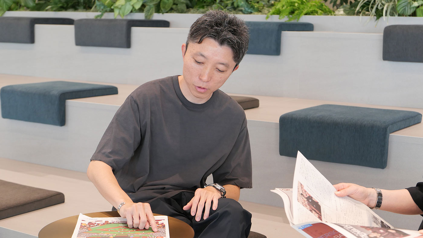 鎌田慎也さん／2011年、Wieden+Kennedy Tokyoに入社。2014年、同・Portland本社（米国）に移籍。同社で日本人として初めてNike Globalを担当する。2017年、同・Tokyoオフィスに復帰。Nikeのブランドコミュニケーション・クリエイティブの開発に10年以上携わる他、国内外さまざまな企業のブランディングに従事。 2022年より「企業の本質的なブランド価値を高めることに貢献する」ことをミッションとする、戦略的クリエイティブオフィス「S SAUCE」（東京都港区）を始動。