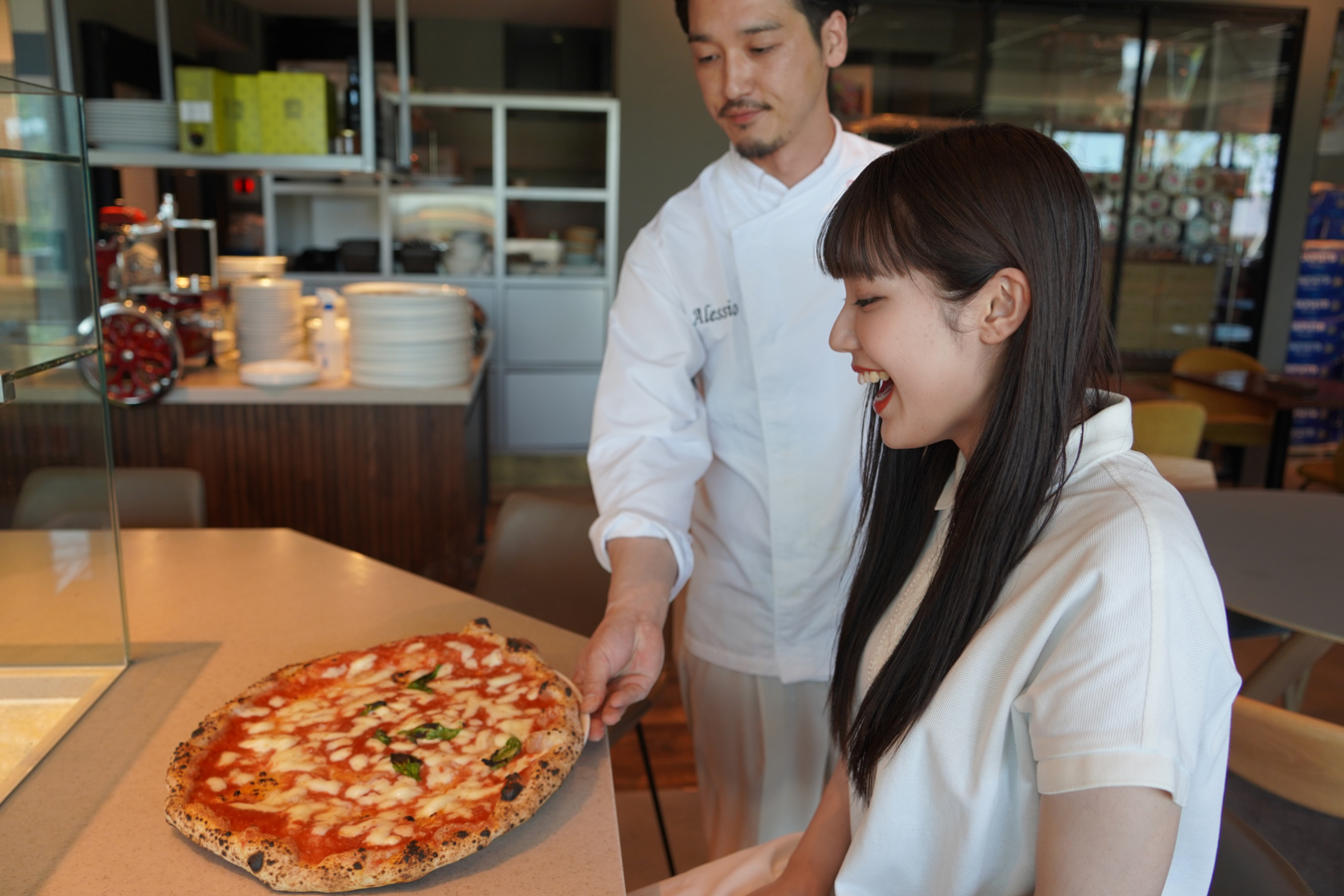 ナポリではひとり1枚食べるのがスタンダード!