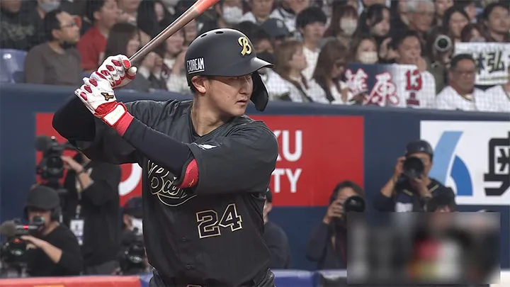 紅林弘太郎の1号ソロで貴重な追加点！　第1打席では今季初安打