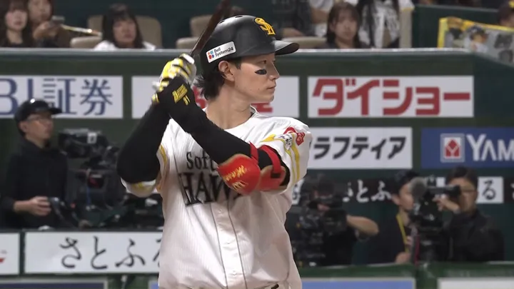 鷹が3連勝で日本シリーズ進出　正木智也が逆転2ラン、MVPは2年目・庄子雄大