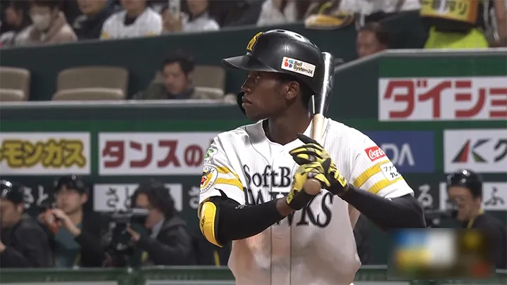イヒネイツア、正木智也のホームランで5得点！　一発攻勢で鷹が勝利