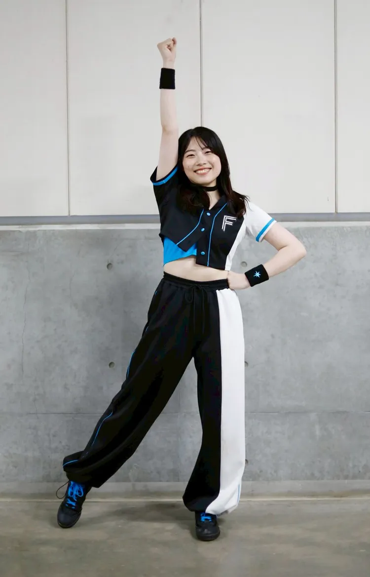 「FIGHTERS GIRL GENERATION」HINATAさん © H.N.F.
