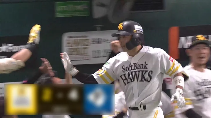初球を捉えた! 野村勇が反撃のソロ本塁打を放つ