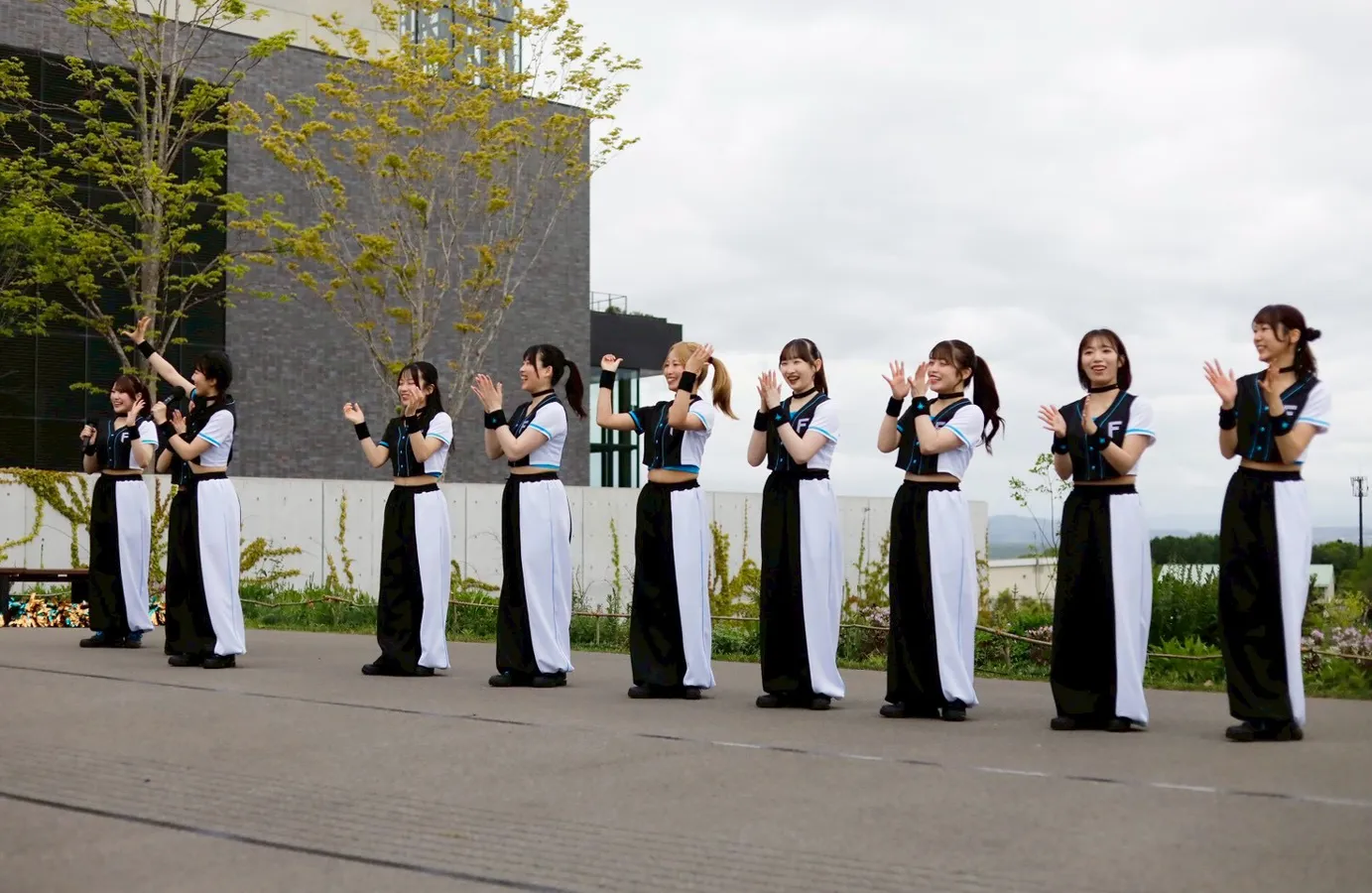 「FIGHTERS GIRL GENERATION」お披露目ステージの様子 © H.N.F.