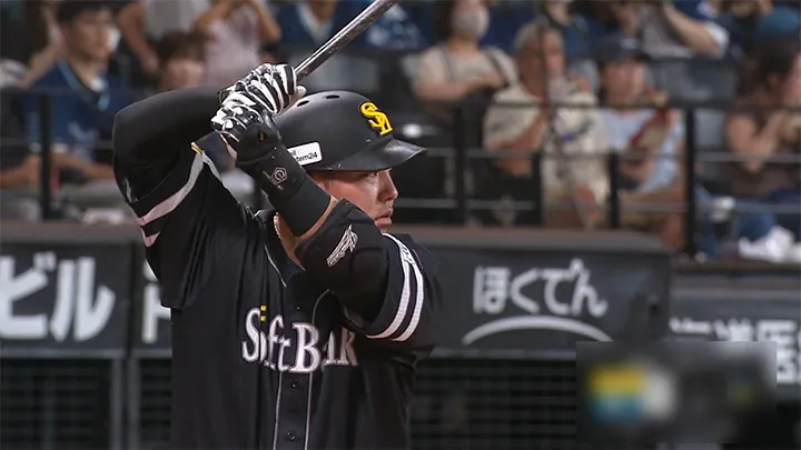 鷹が5年ぶりの9連勝で首位浮上　山川穂高が勝ち越しの16号3ラン