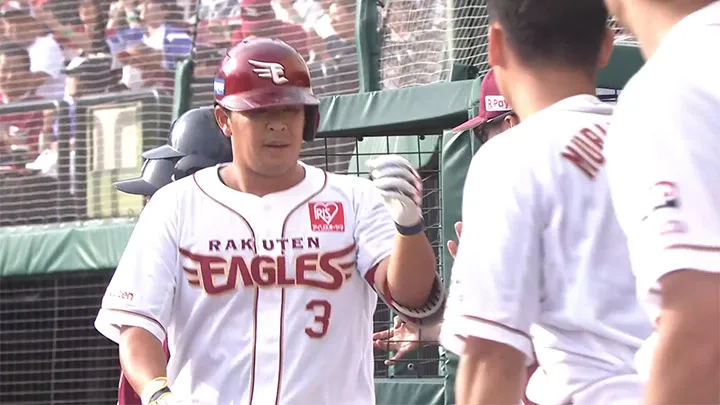 浅村栄斗が8号ソロ！　高め直球を左中間へ