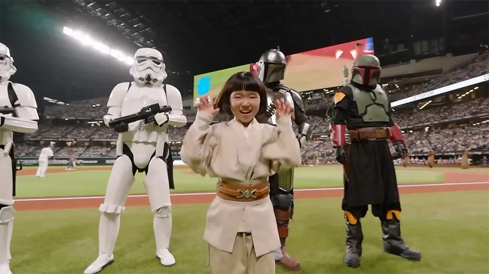 きつねダンスを踊る永尾柚乃さん ©パーソル パ・リーグTV