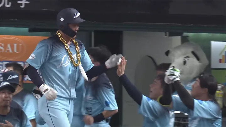 石井一成が6号先制ソロ！　1カ月ぶりの一発でキャリアハイに並ぶ