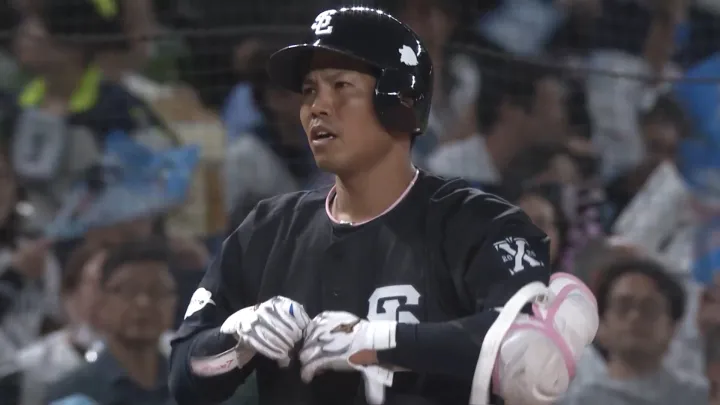 桑原将志が古巣・横浜DeNAから勝ち越し打！　チームは一挙4得点