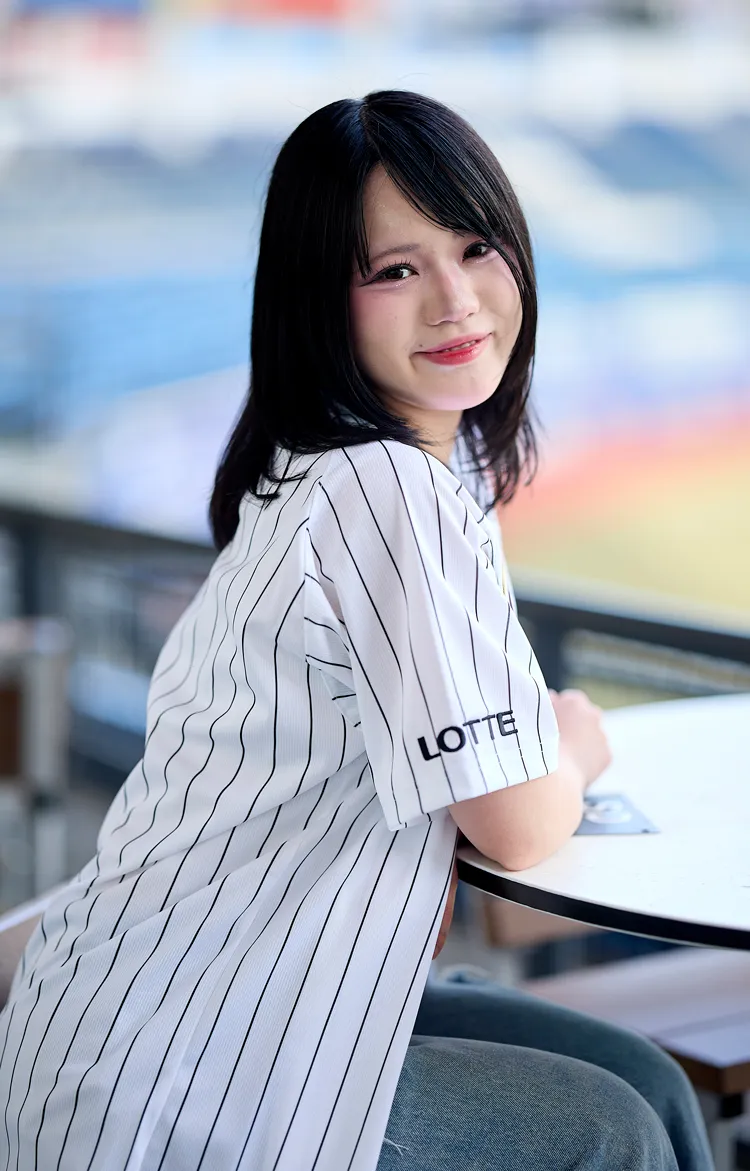 TSUKIさん ©C.L.M.