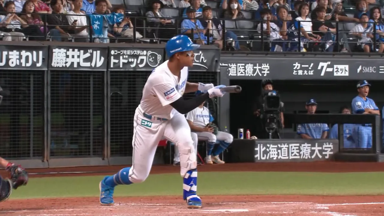 万波中正が2ランスクイズ！　奇策で埼玉西武・武内夏暉を攻略する
