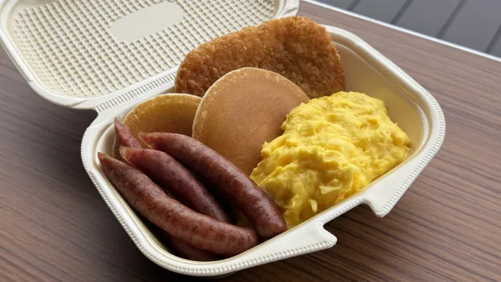 仙台ならではの牛タンソーセージも！　ハッシュポテト入り欲張りプレート【パ・リーググルメ部 #151】