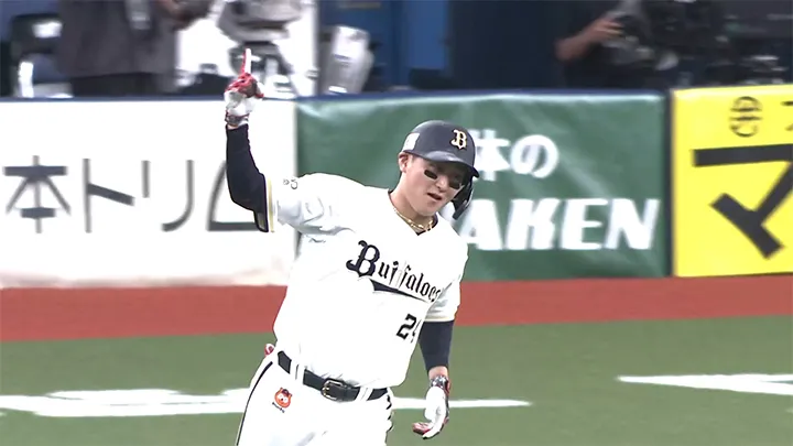 紅林弘太郎が先制6号2ラン！　大野雄大から左翼席中段への一発