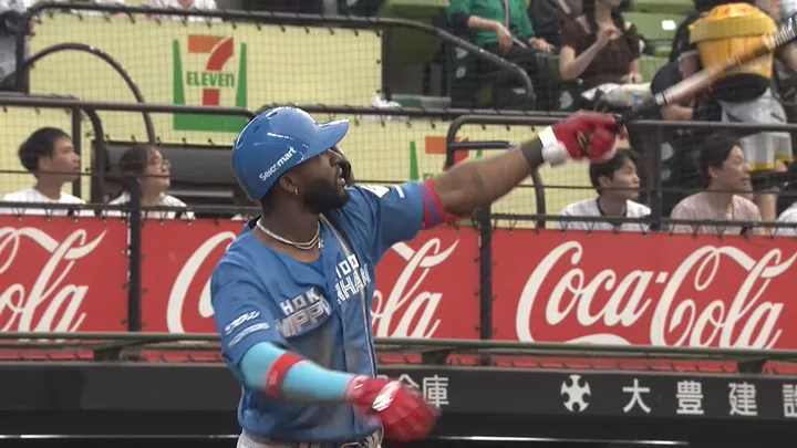 カストロが勝ち越しの3号ソロ！　先発の細野晴希は8回途中1安打1失点