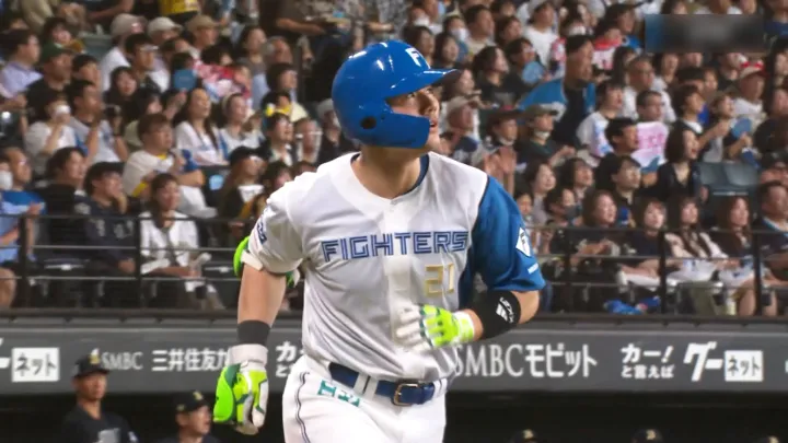 清宮幸太郎が自身初の20号到達！　2階席へ飛び込む特大の一発