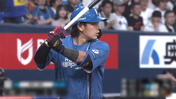 野村佑希が先制タイムリー！　低めの変化球にうまく合わせる一打