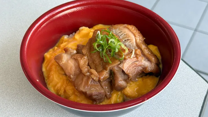 照り焼きチキンの満足感◎ テリたま親子丼【パ・リーググルメ部 #148】