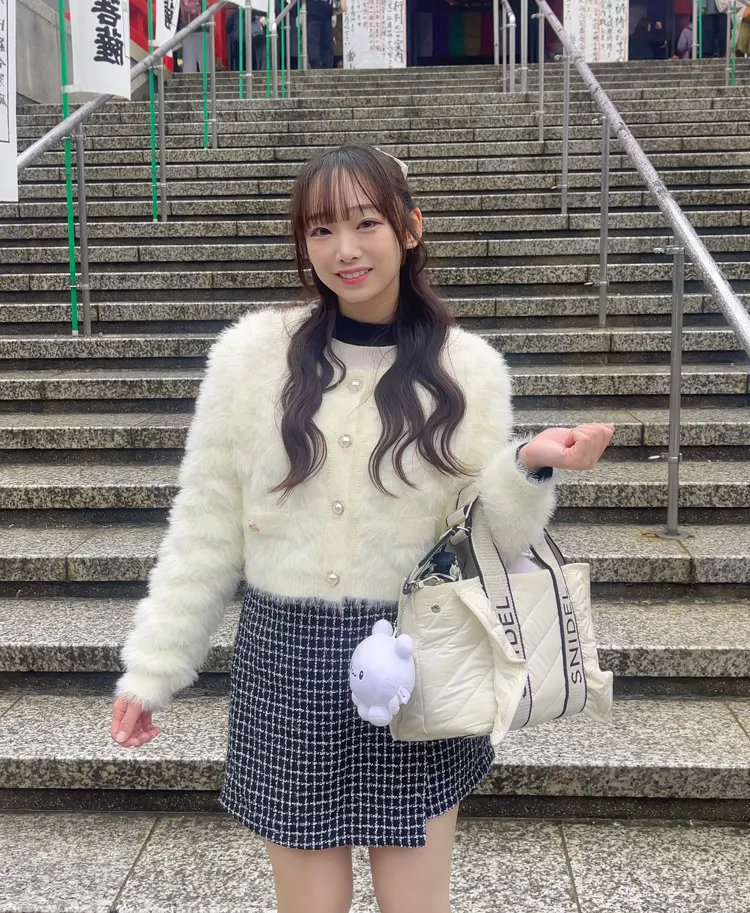 YU-NA con ropa informal ©ORIX Buffaloes