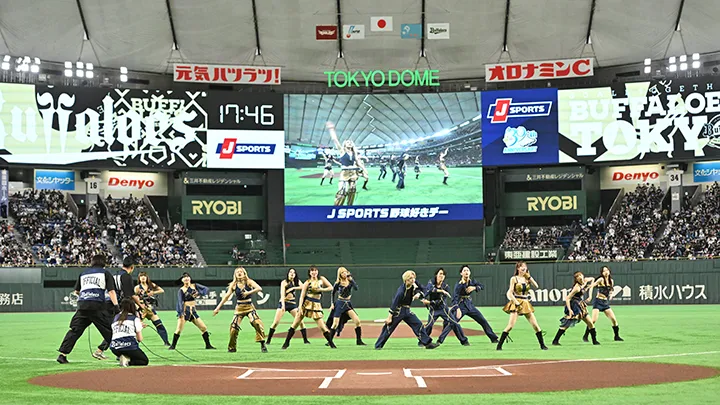 BsGravityがパフォーマンスを披露 ©ORIX Buffaloes