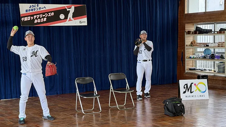 交流の様子【写真：球団提供】