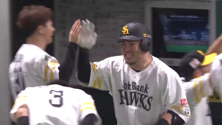 山川穂高が決勝の18号満塁弾！　鷹が球団記録に並ぶ本拠地13連勝
