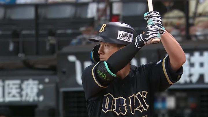 西川龍馬が先制の4号ソロ　確信弾はライトスタンド中段へ　
