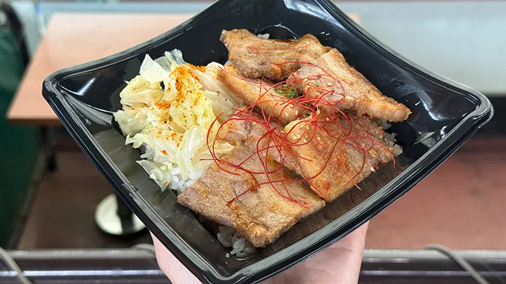 生姜の効いたタレが◎ 栗山巧も大絶賛の厚切り豚丼【パ・リーググルメ部 #125】