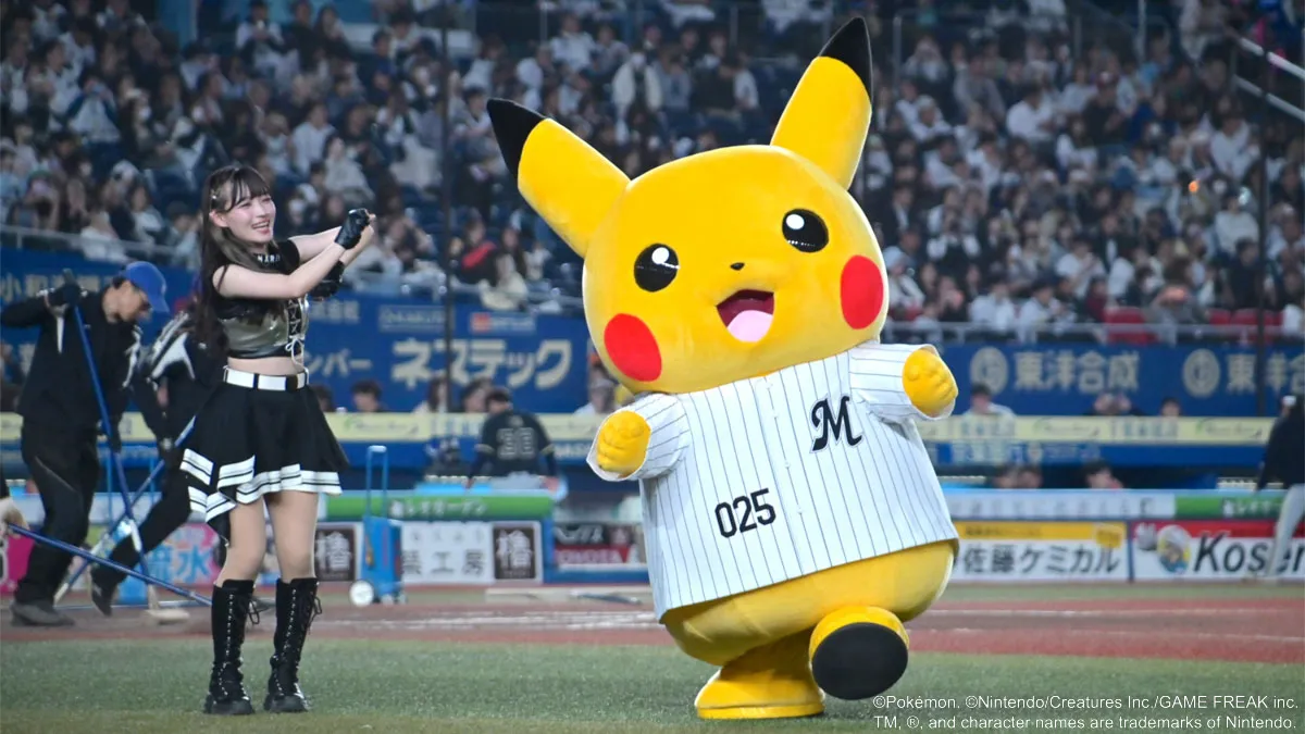 「オドロッテ」を踊るM☆Splash!!のFUYUさんとピカチュウ【写真：筆者撮影】