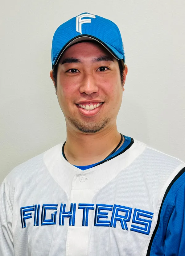 2025北海道日本ハムファイターズジュニア 𠮷田侑樹監督 / 1994年2月16日生まれ、189cm / 88kg、東海大仰星高ー東海大ー2015年ドラフト7位 北海道日本ハムファイターズ（〜2020年引）© H.N.F.