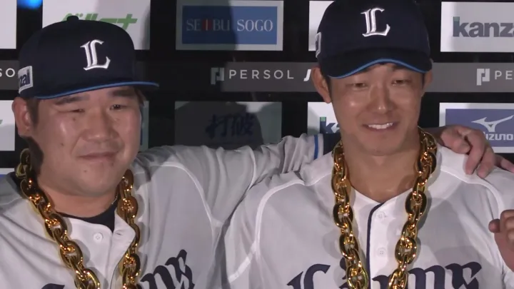 石井一成同点打＆中村剛也サヨナラ打！　9回に2点差をひっくり返し獅子勝利