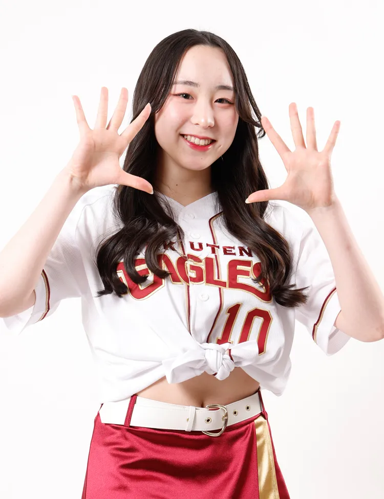 MOMOKAさん  ©Rakuten Eagles