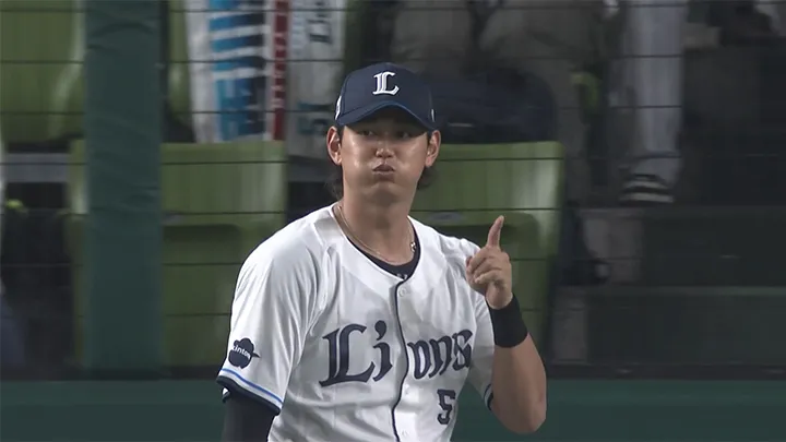 打ったレイエスも脱帽　西川愛也がヒット奪うビッグプレー