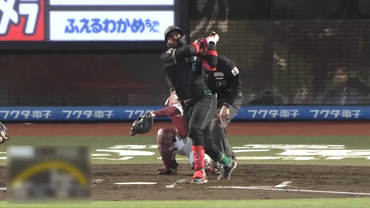 カストロが先制の2号ソロ！　両軍無安打の均衡破る一発