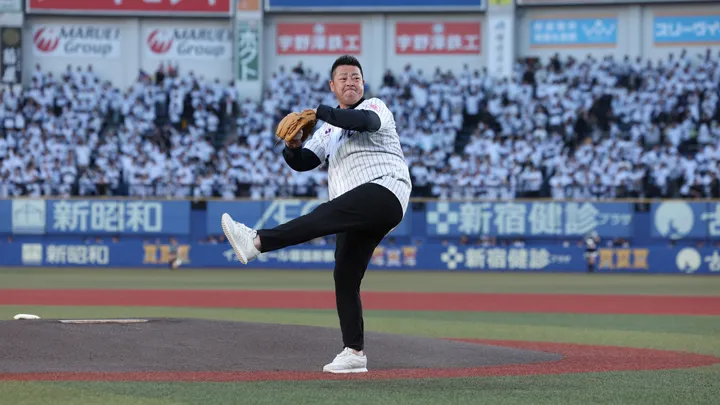 “幕張の防波堤”小林雅英が始球式登板　球速108キロを計測