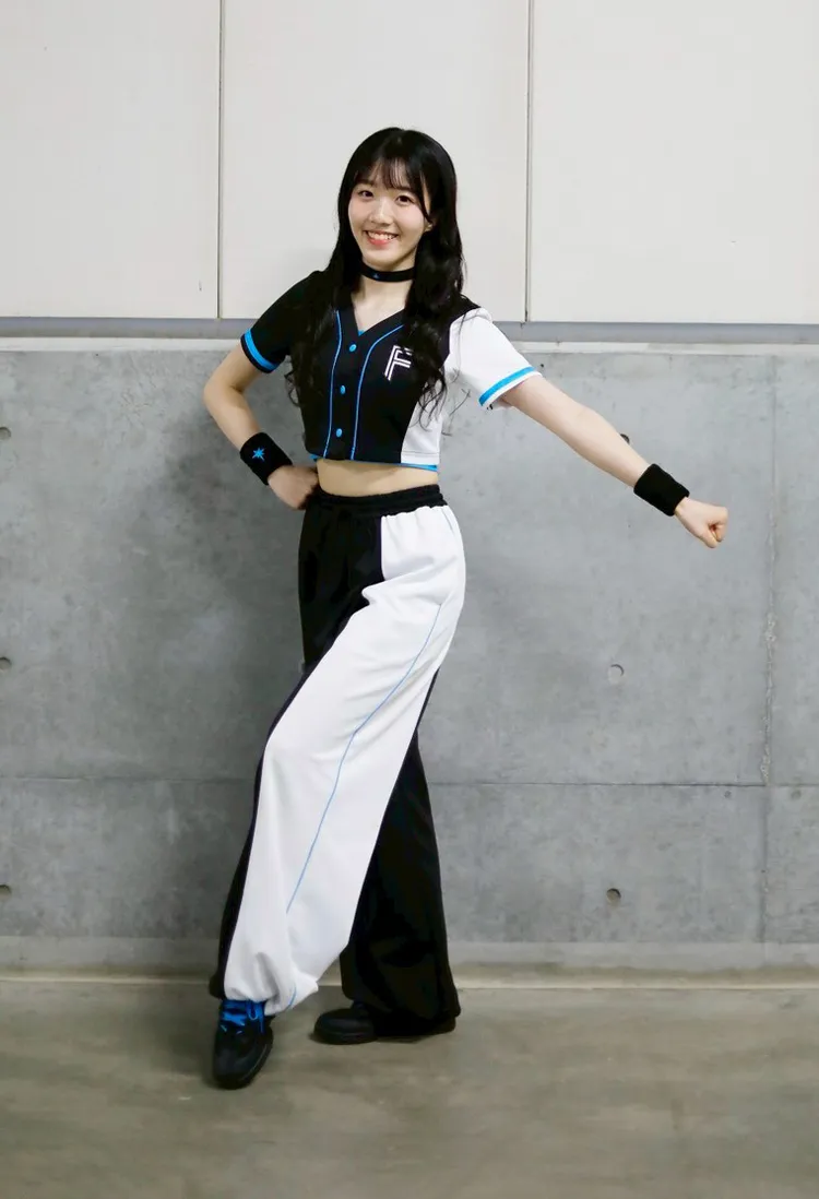 「FIGHTERS GIRL GENERATION」KOHARUさん © H.N.F.