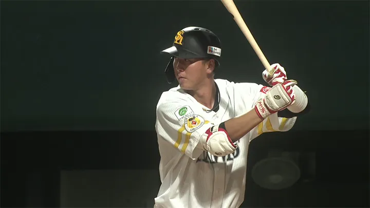 巨人　ソフトバンク　秋広優人　選手　実使用バット 巨人・秋広優人が2か月ぶり1軍昇格 バット寝かせる新打法好調