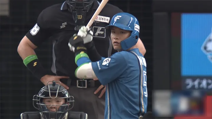 奈良間大己が一時逆転の2ラン！　得意の獅子戦で平良海馬の直球捉える