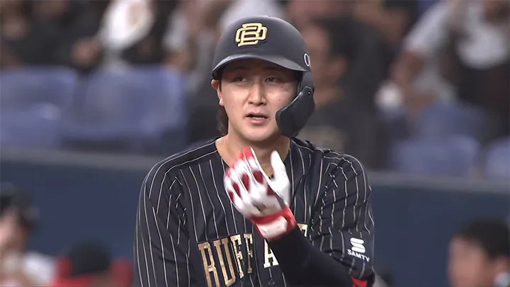 オリックス コロチャレ A賞 クリアショルダーバック　紅林弘太郎 紅林弘太郎が8試合連続安打となる適時打 打撃の状態の良さを