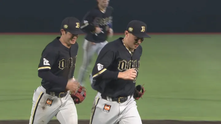 紅林弘太郎が攻守に躍動！　先制打＆投手を助ける好プレー