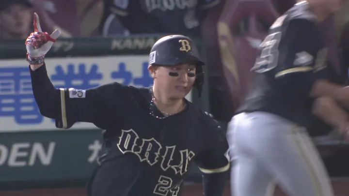 4番・紅林弘太郎が14号2ラン！　前田健太から先制点を挙げる