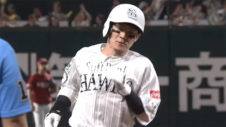 鷹が打者13人の猛攻で初回に一挙7点　牧原大成は2号3ラン