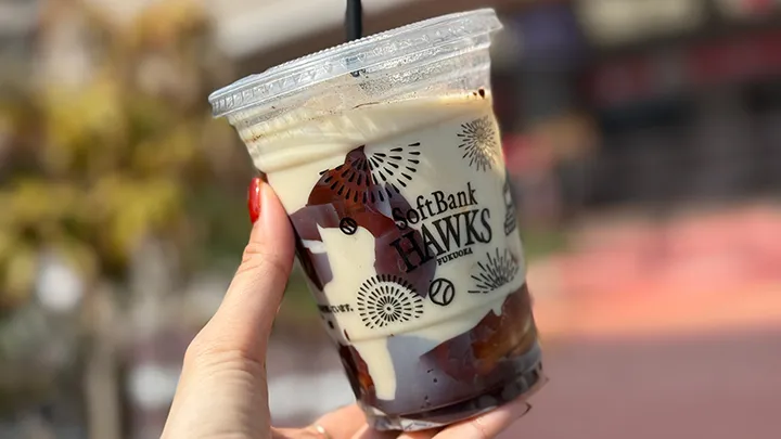 「クラッキング」が楽しい！　中村晃のバナナソイラテ【パ・リーググルメ部 #8】