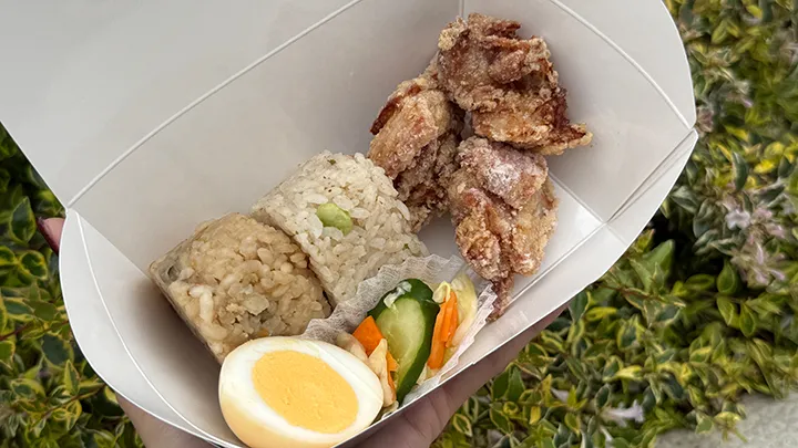 福岡発〈あごだしのくばら〉が登場！　おにぎり＆唐揚げのだし香る和風弁当【パ・リーググルメ部 #56】