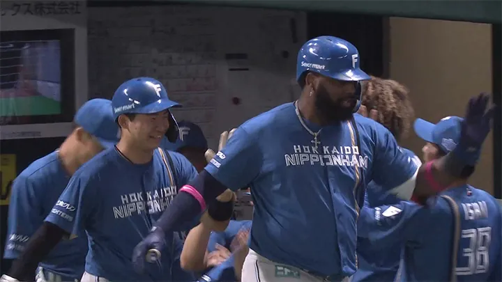 北海道日本ハム逆転! 山縣秀のタイムリー、レイエスの2ランなどで一挙4得点