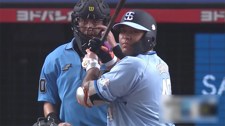 セデーニョが同点タイムリー　両軍のリリーフ陣好投で試合は引き分けに