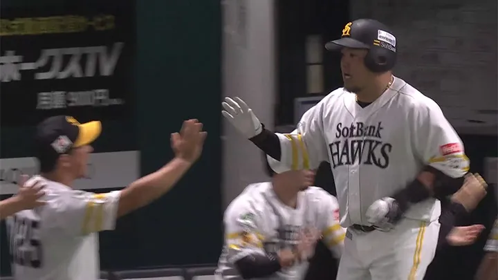 山川穂高が反撃の一発! 3試合ぶりの安打は本塁打に