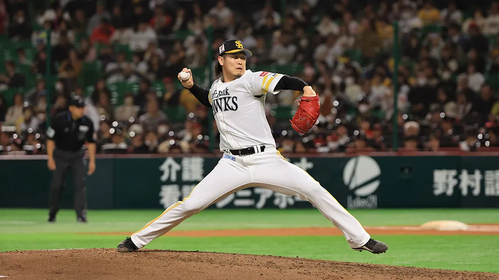 シーズン途中にクローザーへ抜てき。鷹の新守護神・杉山一樹の進化とは